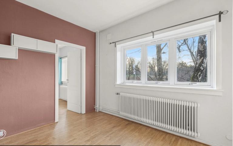 Stor og romslig stue